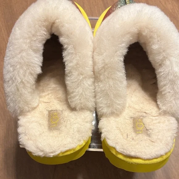 UGG Cozy II Glitter Slippers with Yellow and Multicolor Design - Picture 4 of 9